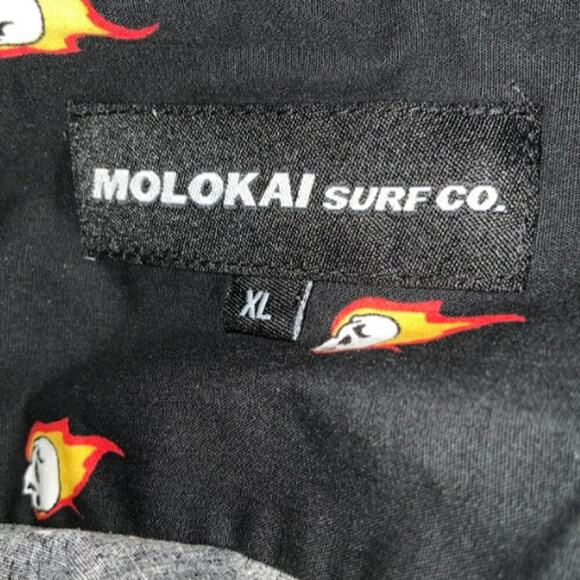 Molokai Surf Co. Shirt Mens XL Short Sleeve Flaming Skull Print Pocket Top NEW - Picture 9 of 11